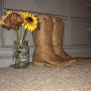 Brown Vintage Cowgirl Boots